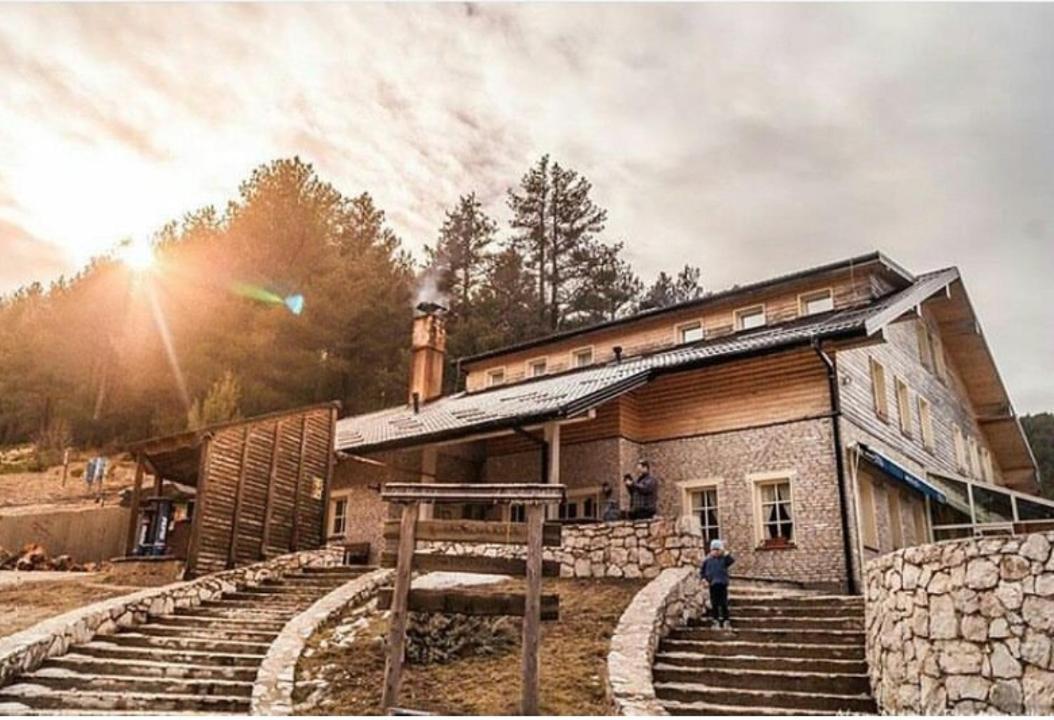 Hotel Snjezna Kuca - Nature Park Of Bosnia Herzegovina Padezina Esterno foto